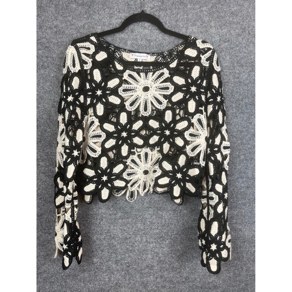 American Flirt Tops - American Flirt Crochet Top Womens Large Black White Excellent Floral Long Sleeve